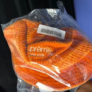 Supreme corduroy bucket hat